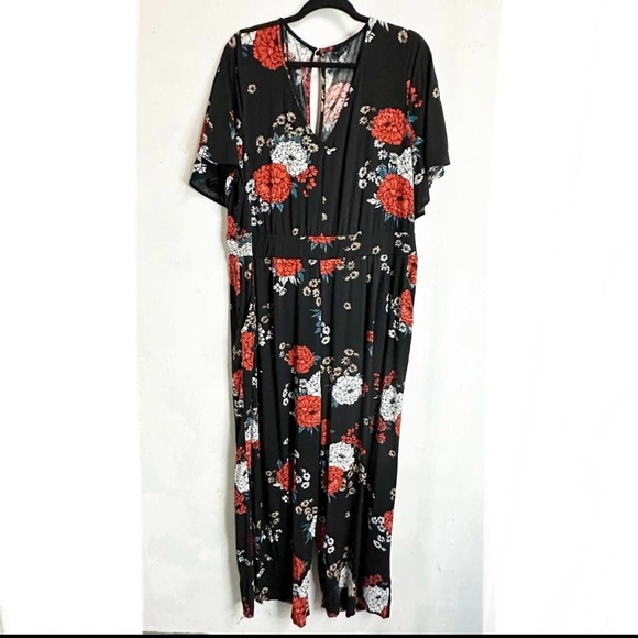 Torrid Black Floral Jumpsuit with wide legs - Picture 2 of 12
